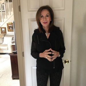 Meet your Posher, Cynthia